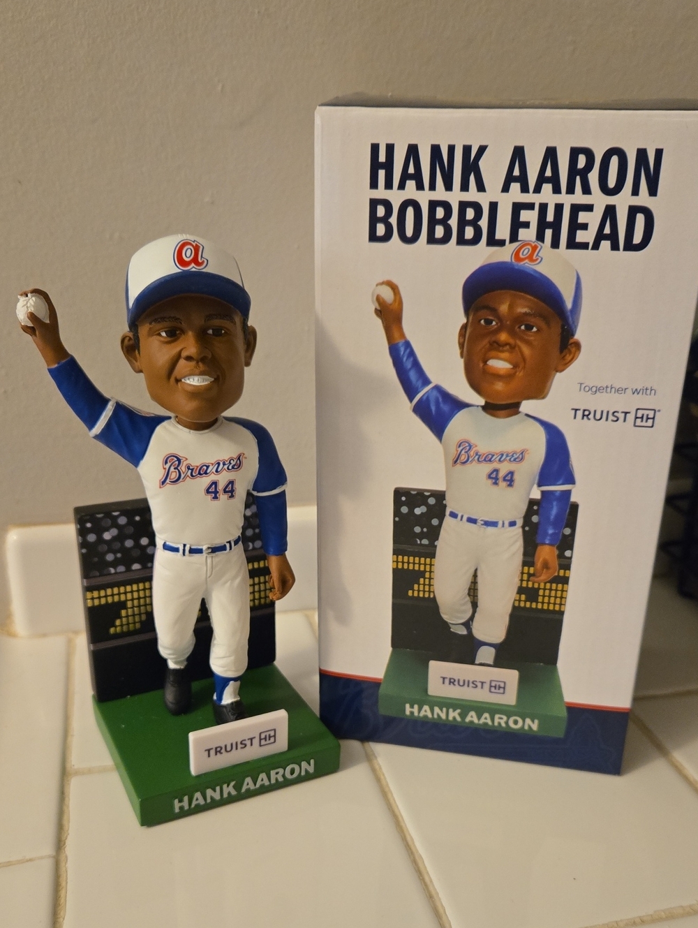 BRAND NEW - Hank Aaron Bobblehead - Atlanta Braves